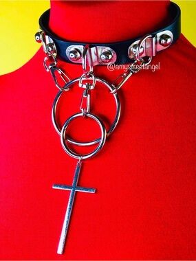 Chunky Punk Rock Big Cross Double O-rings Snap Loops Choker Faux Leather Choker